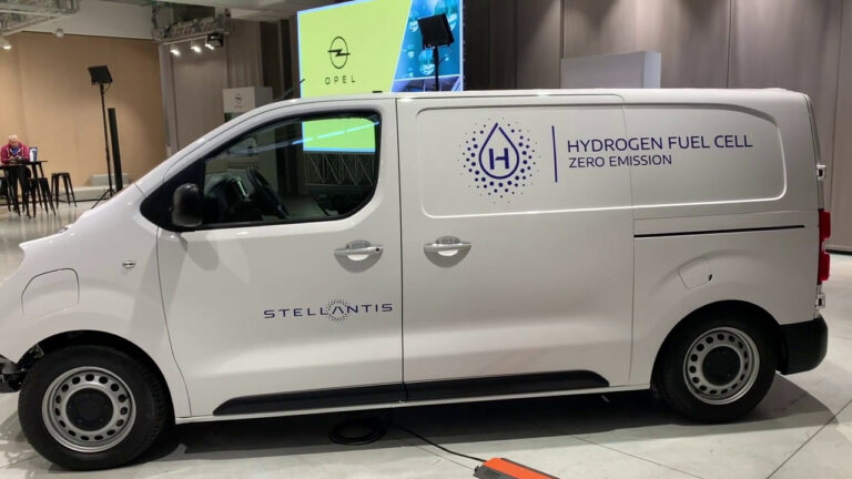 Opel Vivaro-e Hydrogen, il van alimentato a idrogeno Opel Vivaro-e Hydrogen, il van alimentato a idrogeno