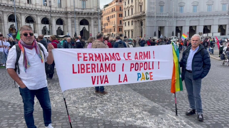 Ucraina, le immagini del corteo per la pace a Roma (VIDEO)