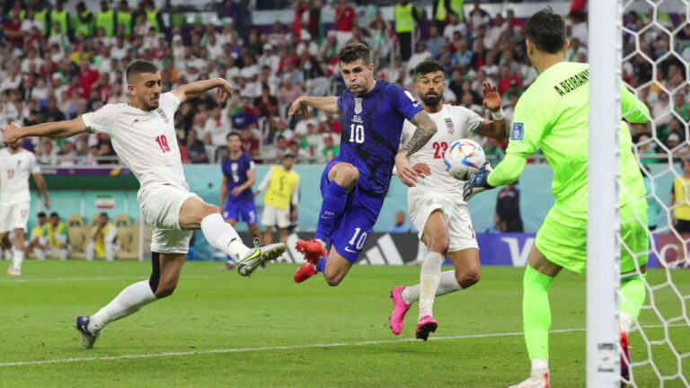 Usa-Iran, il pallone oltre le guerre (VIDEO)