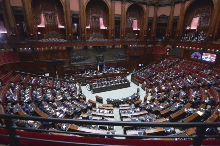 Via libera dalla Camera al decreto Rave, è legge