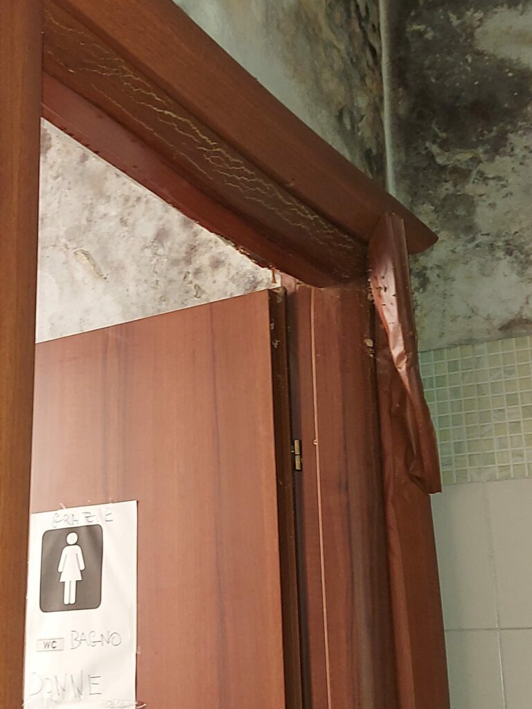 Delegazione di Trappitello come le scuole: lavori alla carlona e zero manutenzioni 9 IMG 20221207 WA0017