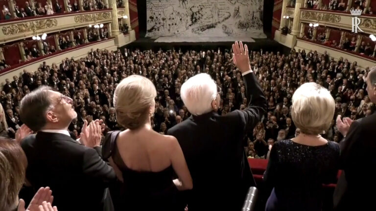 Alla Scala standing ovation per Mattarella (VIDEO)