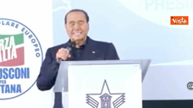 Berlusconi, altro show: “Licia, sei sempre al cesso” (VIDEO)