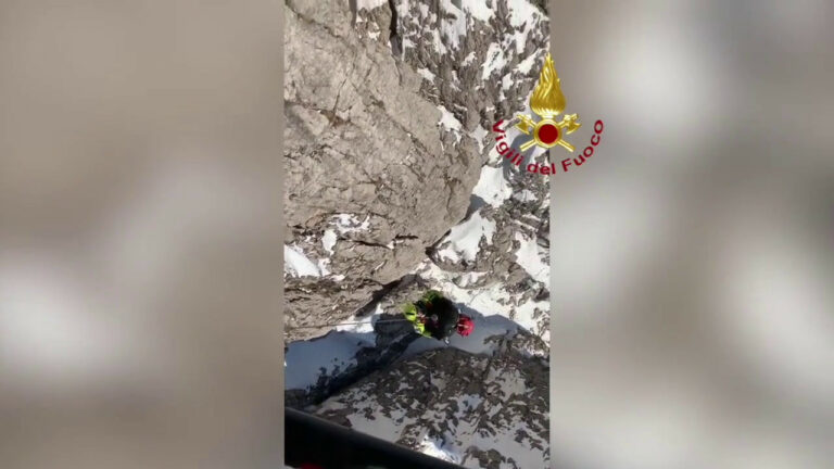 Due escursionisti salvati dai Vigili del Fuoco (VIDEO)