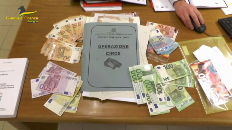 Maga legge le carte ma evade il fisco per 1 milione di euro (VIDEO)