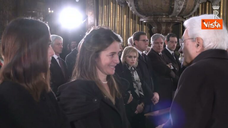 Mattarella ai funerali di Stato di Frattini (VIDEO) Mattarella ai funerali di Stato di Frattini (VIDEO)