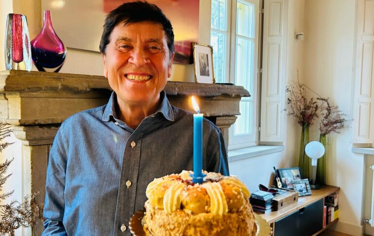 Gianni Morandi compie 78 anni: “Taormina meravigliosa, è nel mio cuore”