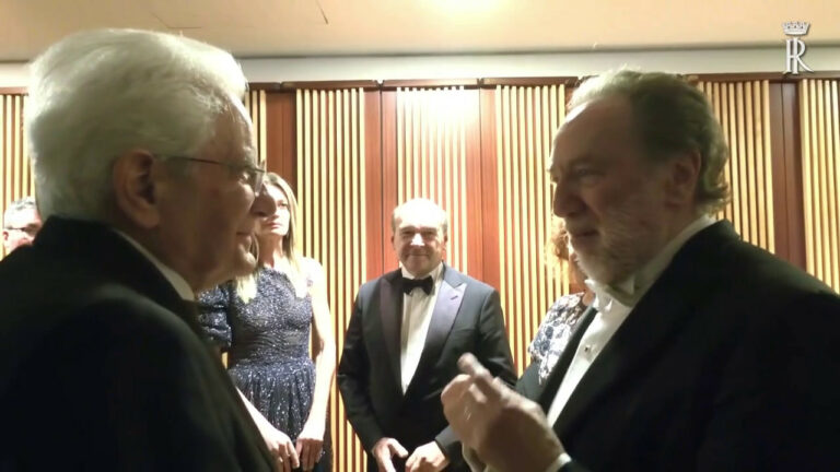 Prima della Scala, Mattarella: “Fascino irresistibile” (VIDEO)