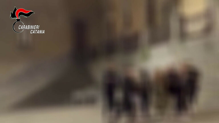 Rissa per un fidanzamento nel catanese, dieci denunciati (VIDEO)