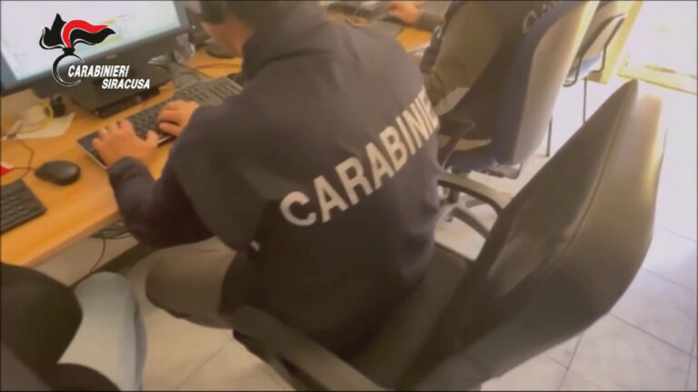 Tentata estorsione da 25 mila euro, due arresti nel siracusano (VIDEO)