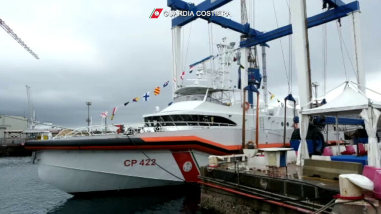 Varata a Messina nave “Aurelio Visalli” della Guardia costiera (VIDEO)