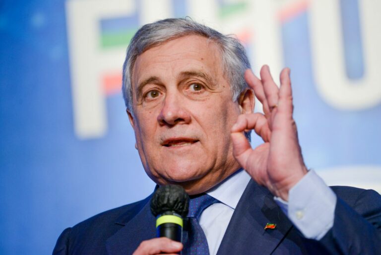 Centrodestra, Tajani: “Partito unico è una prospettiva, serve confronto”