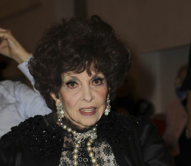 Lollobrigida: aperto il testamento. Metà va al “factotum” Lollobrigida: aperto il testamento. Metà va al “factotum”