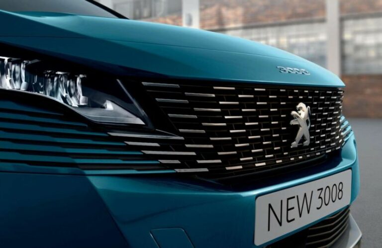 Arriva nuovo Peugeot 3008 hybrid 180