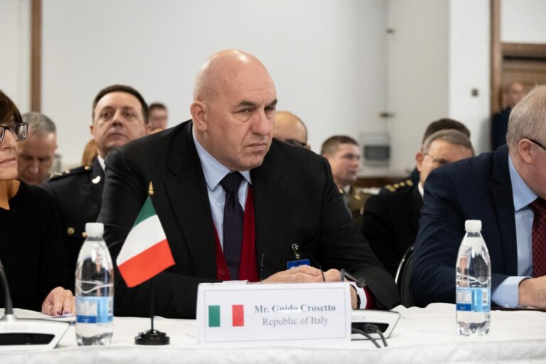 Ucraina, Crosetto al Gruppo di Contatto: “Impegno comune per sostegno”