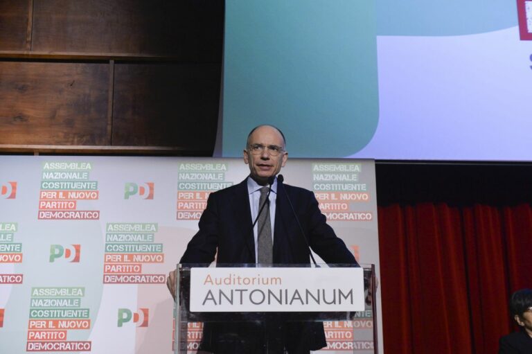 Il Pd riparte dal manifesto Italia 2030, Letta: “Siamo una comunità viva”