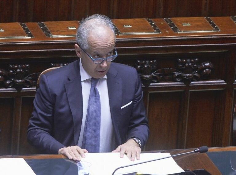 Piantedosi: “Innalzeremo l’attenzione sugli anarchici”
