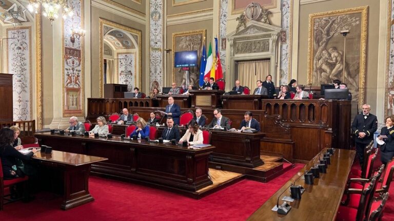 Cannes, opposizione all’attacco: all’Ars mozione di sfiducia per Scarpinato Cannes, opposizione all’attacco: all’Ars mozione di sfiducia per Scarpinato