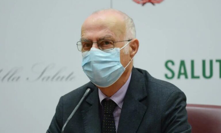 Covid, Rezza: “Ancora in calo l’incidenza”