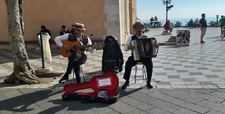 Una famiglia di Vigevano: “Taormina sei meravigliosa”