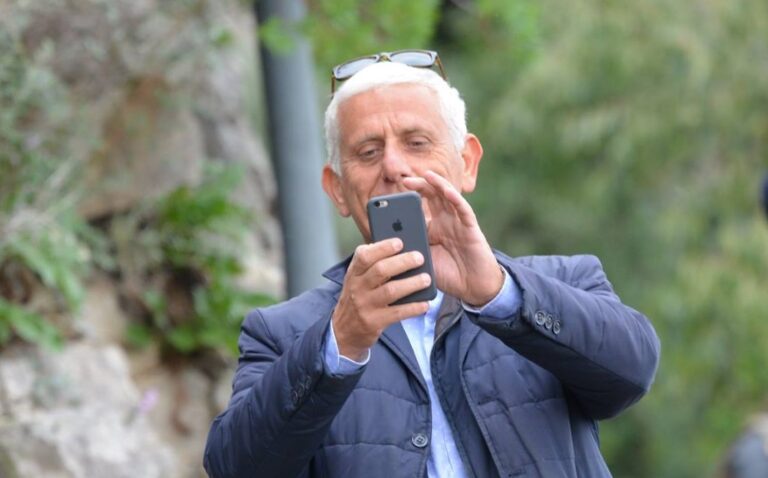 Dopo De Luca a Taormina: gli altri possono attendere, Composto no
