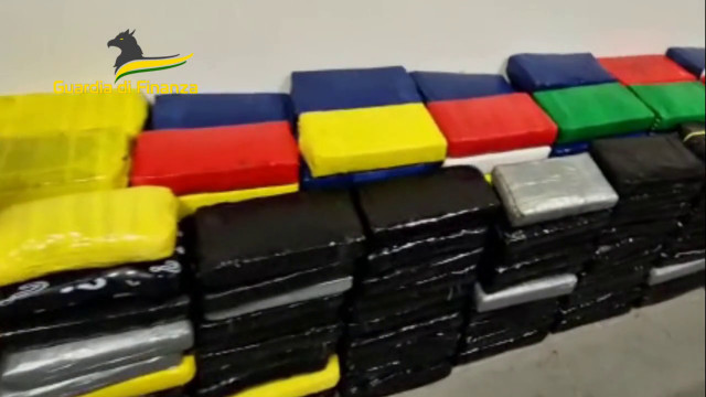 Maxi sequestro di 1,3 tonnellate di cocaina