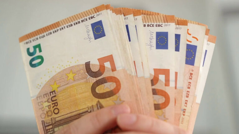 Istat, l’inflazione a dicembre rallenta a +11,6% (VIDEO) Istat, l’inflazione a dicembre rallenta a +11,6% (VIDEO)