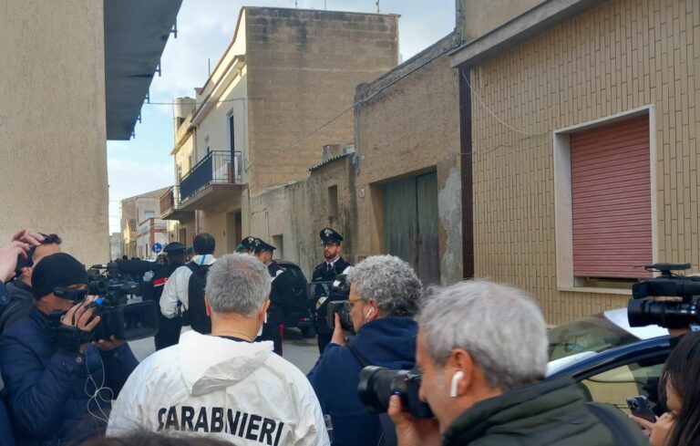 A caccia del tesoro di Messina Denaro, perquisizioni a tappeto