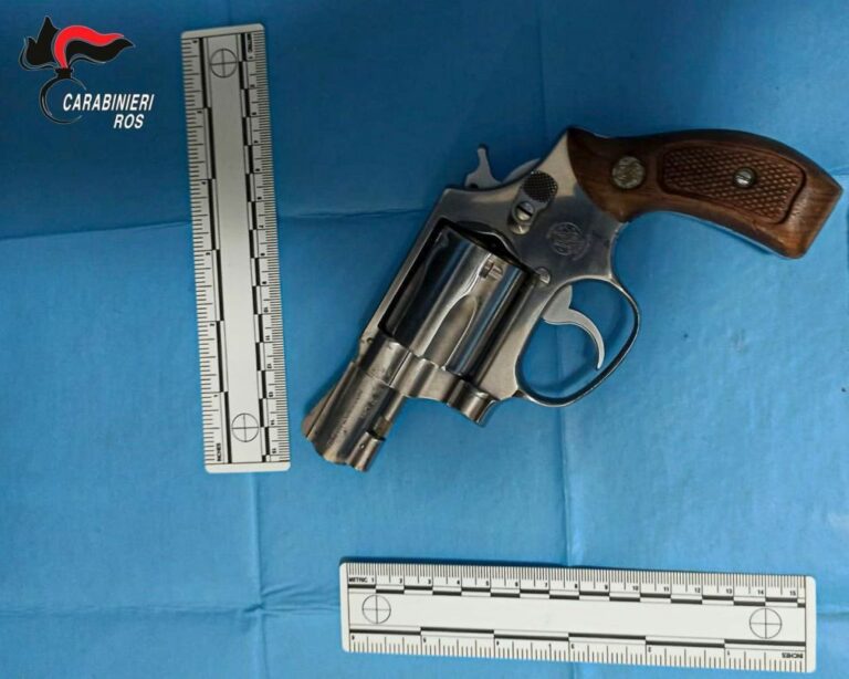 Nel covo di Messina Denaro c’era una pistola pronta a sparare