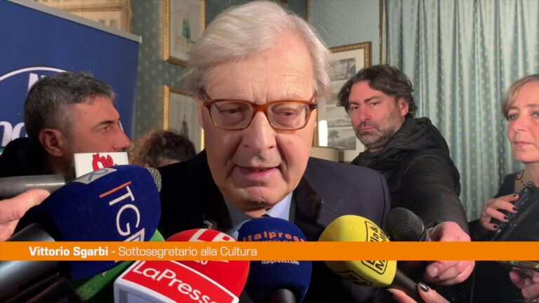Sgarbi: “Sullo stadio Meazza c’è un vincolo, Salvini pensi al Ponte” (VIDEO) Sgarbi: “Sullo stadio Meazza c’è un vincolo, Salvini pensi al Ponte” (VIDEO)