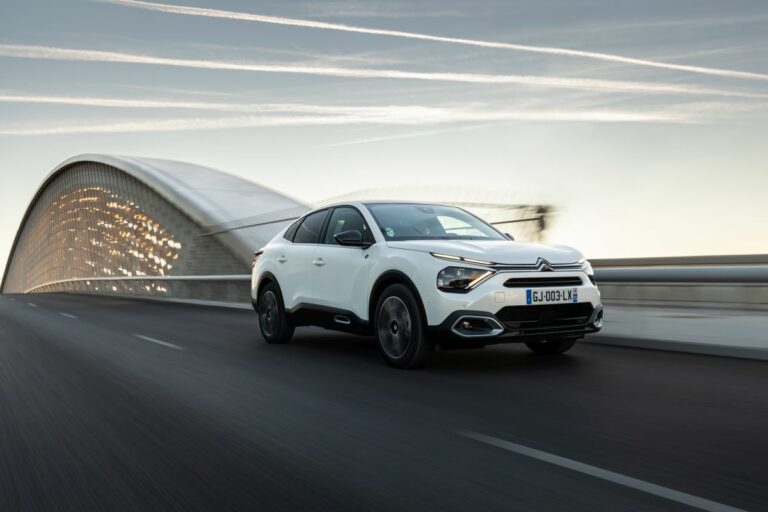 In arrivo la nuova Citroen e-C4 X, 100% elettrica