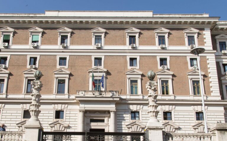 Migranti, Viminale a Consiglio d’Europa: “Ong operano fuori dalle norme”