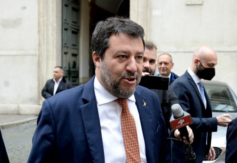 Governo, Salvini: “Doveva cascare il mondo e invece bollette scendono” Governo, Salvini: “Doveva cascare il mondo e invece bollette scendono”