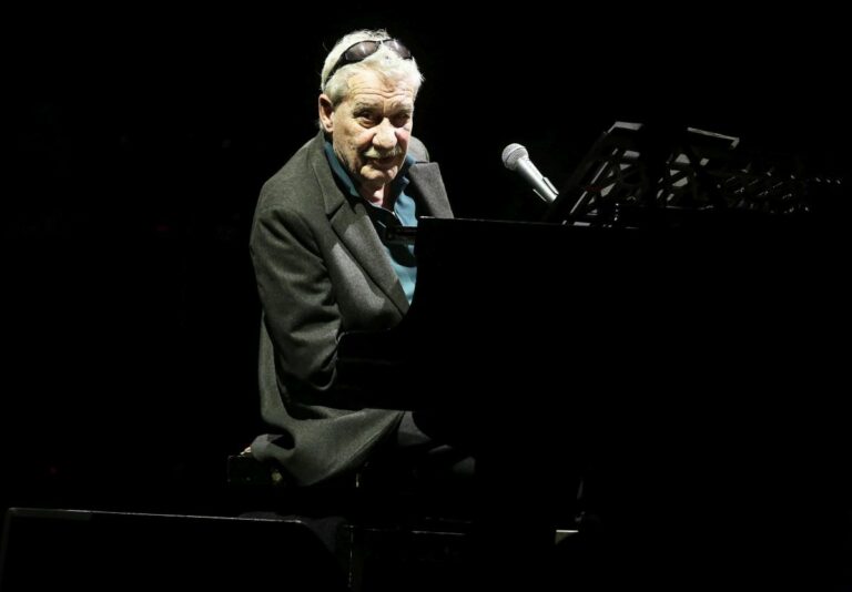 Paolo Conte alla Scala, un appello a non profanare Tempio delle lirica Paolo Conte alla Scala, un appello a non profanare Tempio delle lirica