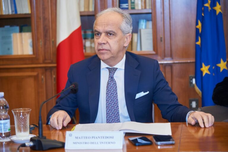 Piantedosi: “Subito nuove assunzioni nelle forze dell’ordine”