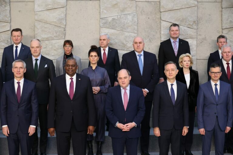 Nato, Crosetto: “Sfide difficili, serve Alleanza forte e coesa”