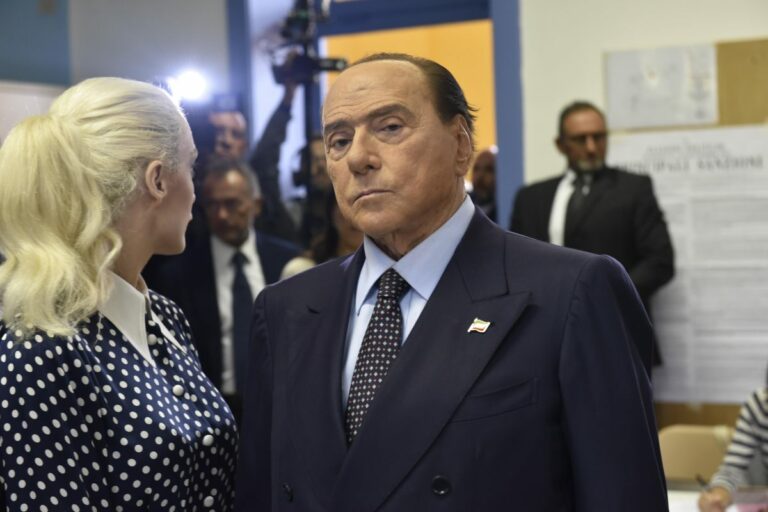 Ruby ter, Berlusconi: “Finalmente assolto dopo 11 anni di sofferenze”