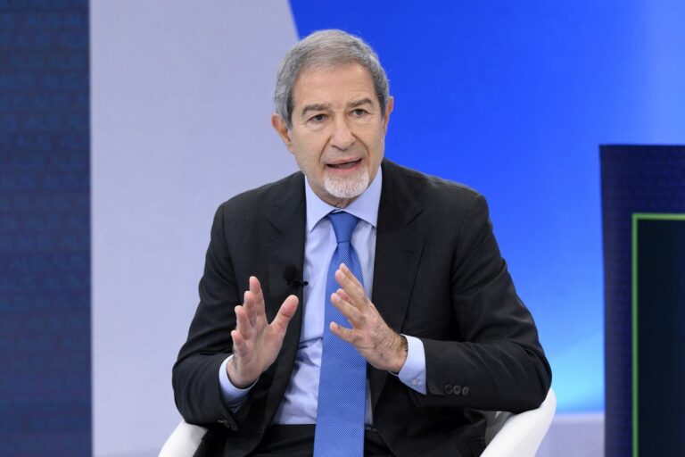 Migranti, Musumeci: “Il decreto Ong non viola il diritto internazionale”