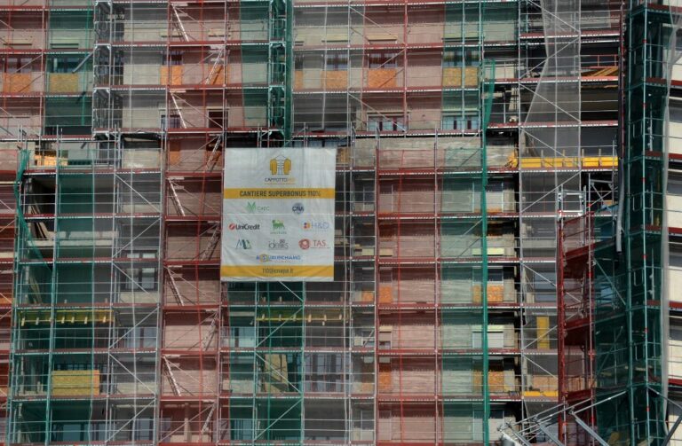 Superbonus, 4 milioni euro sequestrati per lavori fantasmi