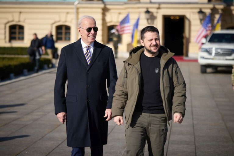 Ucraina, Zelensky: “Il 2023 sarà l’anno della vittoria”