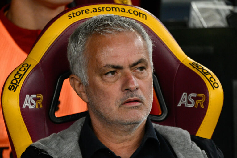 Mourinho, squalifica di 10 giorni e multa alla Roma