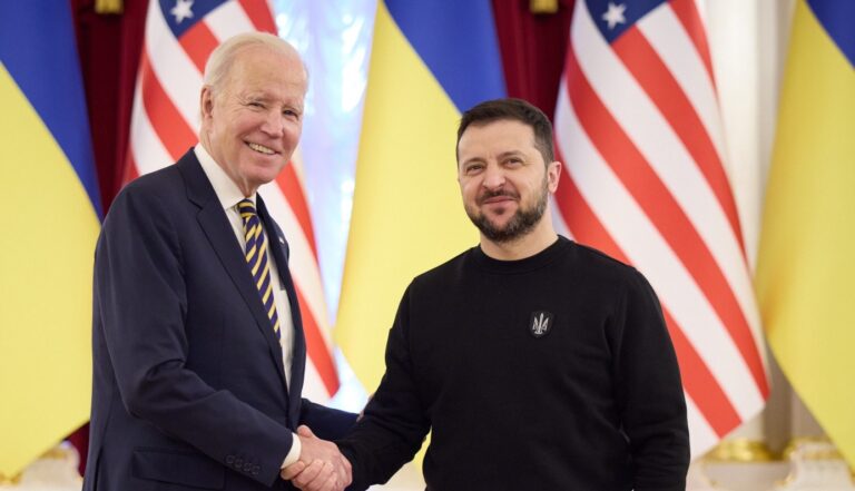 Ucraina, Biden: “La democrazia resiste”
