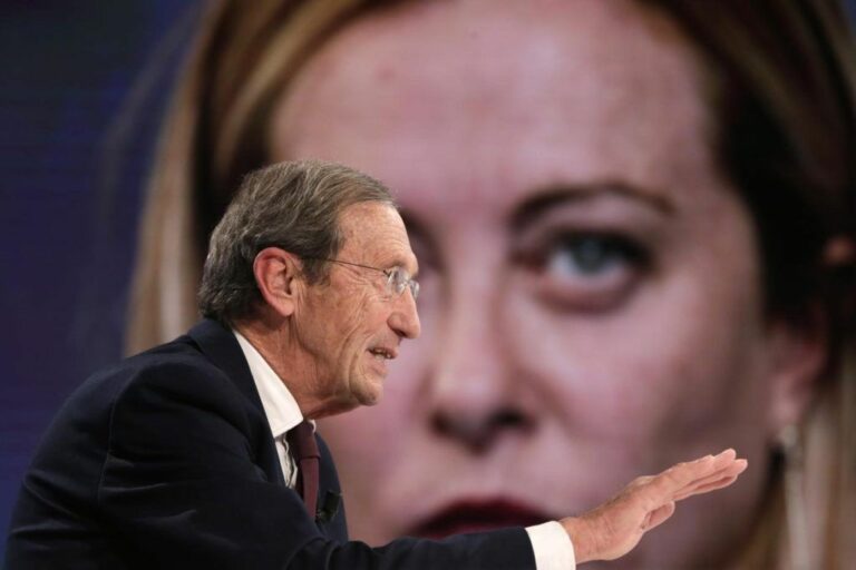 Pazza idea di Meloni su Fini: se lo fa salta tutto