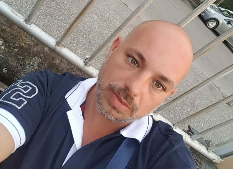 Colto da infarto mentre guida il Tir, prima di morire evita una strage