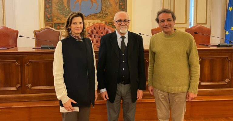 Principessa Elena d’Assia scrive al sindaco di Taormina: “Città bellissima” Principessa Elena d’Assia scrive al sindaco di Taormina: “Città bellissima”