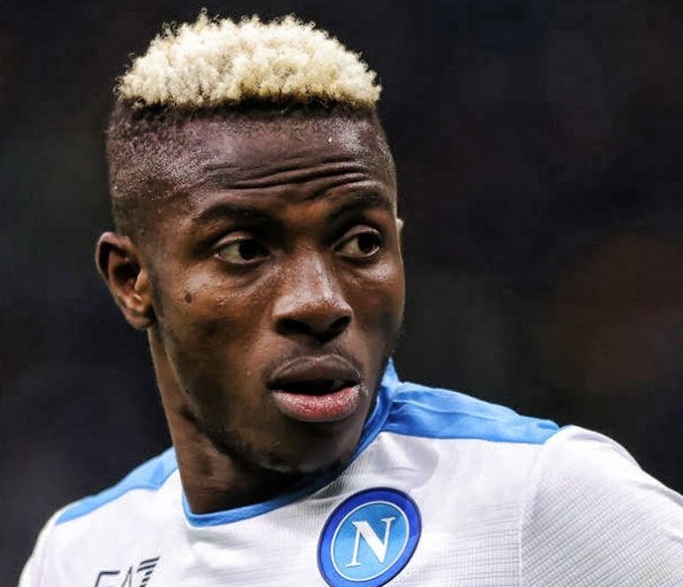 Osimhen, sfida United-Chelsea: il Napoli vuole 130 mln