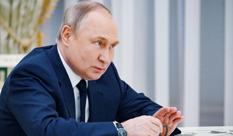 Putin: “Occidente ipocrita, Nato è arrivata ai nostri confini”