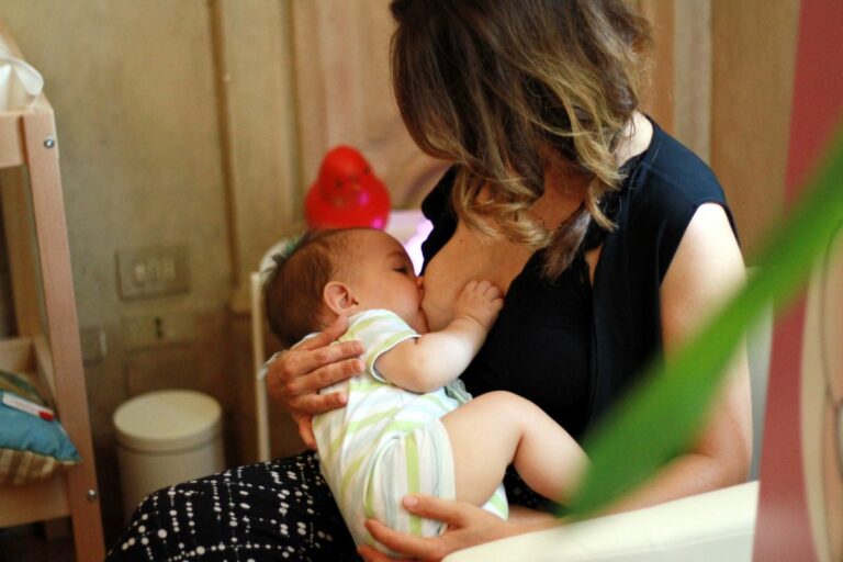 Allattamento, Fno Tsrm e Pstrp: “Famiglie siano ascoltate, non giudicate”