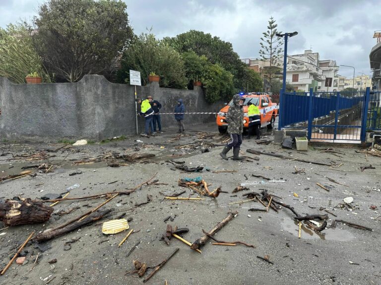 Maltempo a Giardini Naxos: chiuso il lungomare Calcide Eubea