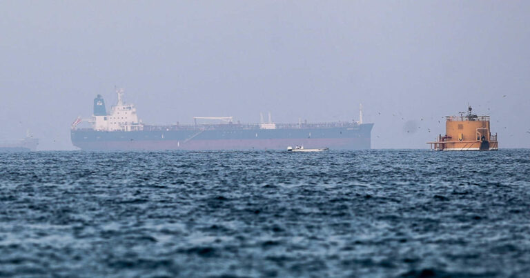 Guerra in mare: nave di un miliardario attaccata dai droni israeliani